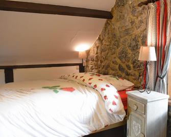 Nice gite with low ceilings in Han-sur-Lesse - Han-sur-Lesse - Habitación