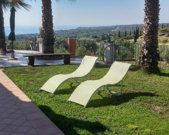 La Casa del Melograno - Santa Venerina - Patio