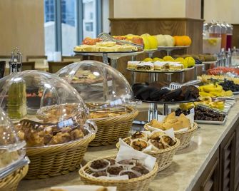 Colosseum Marina Hotel - Batumi - Buffet