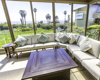 The Pierpont Inn - Ventura - Living room