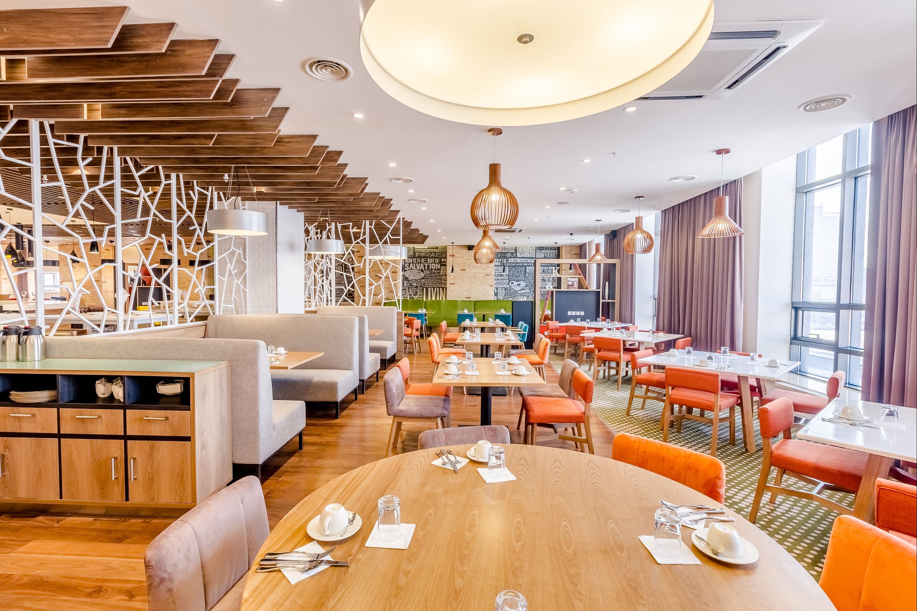 Holiday Inn Ulaanbaatar By IHG - אולאנבאטר - מסעדה