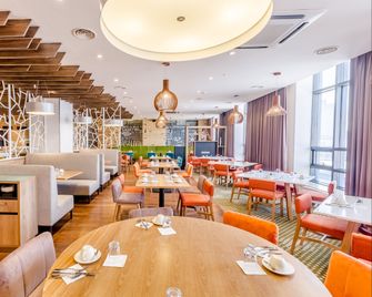 Holiday Inn Ulaanbaatar By IHG - אולאנבאטר - מסעדה