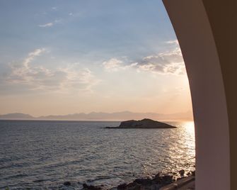 Elea Mare - Monemvasia