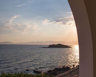 Elea Mare - Monemvasia