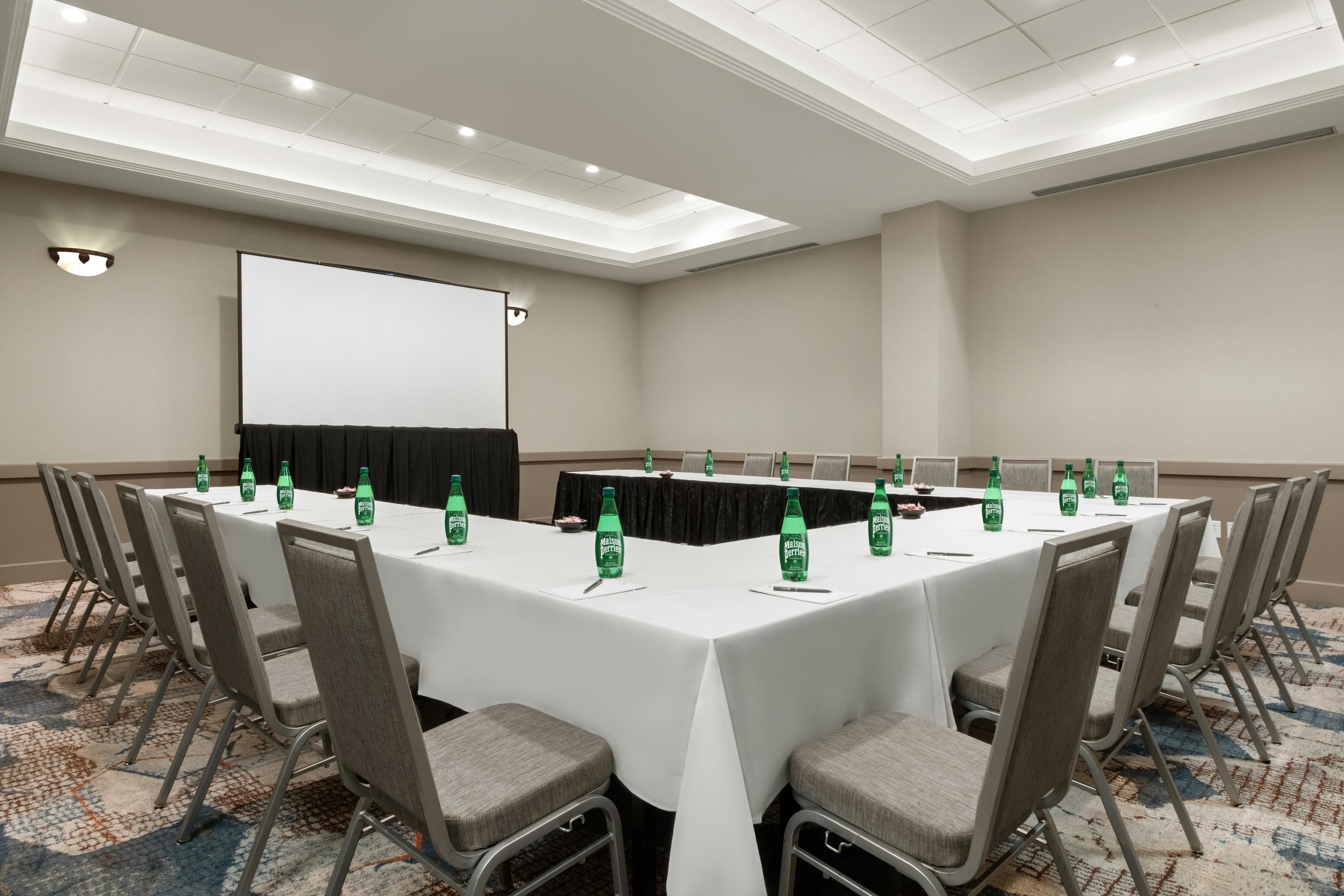 エンバシー スイーツ ホテル アナハイム サウスの宿泊料金 ¥15,167