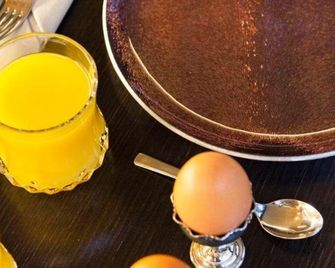 Hotel Diamonds and Pearls - Antwerp - Food