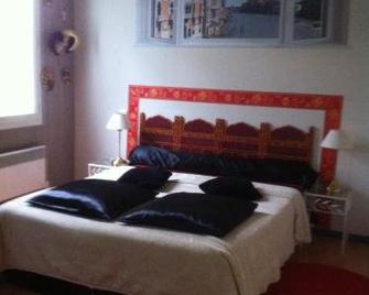 Chambre D'hotes Dyrslot - Saint-Denis-de-Pile - Bedroom