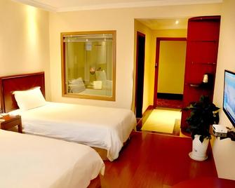 Greentree Inn Jiangsu Huaian Economic Development Zone Hechang Road Business Hotel - Huai'an - Bedroom
