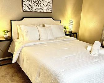 Short Walk to JSU Stadium, Hospitals, and Bars in Fondren - Jackson - Bedroom