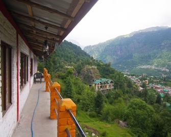 Backpacker Panda Manali - Manali - Balcony