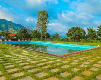 The Redstone Resort - Wai - Pool