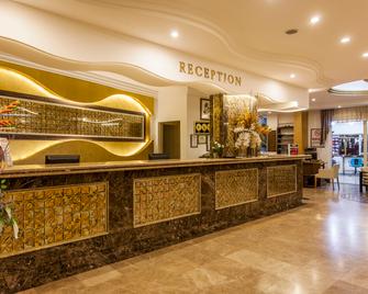 Kleopatra Ada Hotel - Alanya - Front desk