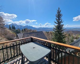 Cozy 3-Bedroom Chalet with South-Facing Balcony, Pets Welcome, Sleeps 6 - Saint-Michel-de-Chaillol - Balcon