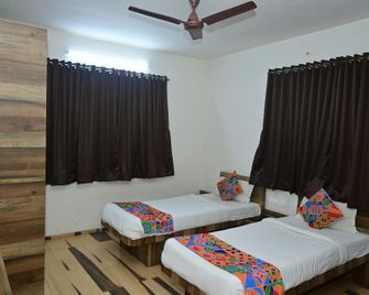 Hotel Nido - Nashik - Makuuhuone