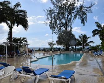 1 Bedroom resort apartment, swimming pool, laundrate, kitchen - Holetown - Pool