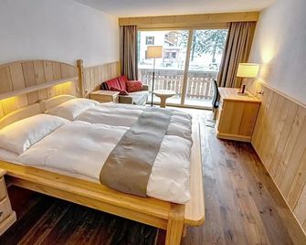 Hotel City - Taesch