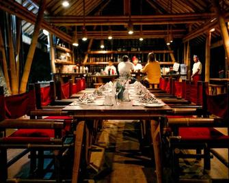 Maringi Sumba by Sumba Hospitality Foundation - Kasangalarabaru - Restaurante