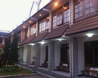 Hotel Surya Indah Salatiga - Salatiga - Edificio