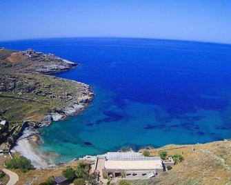 Beach-Front Luxury Secluded Seaside Apartment - Pisses - Edificio