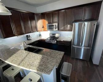 Courthouse Square Condo - Warren - Küche