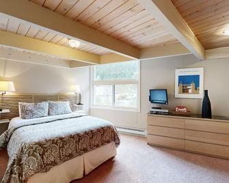 Sierra Del Sol | Fantastic Ski-In, Ski-Out Retreat with Loft & Views - Taos Ski Valley - Bedroom