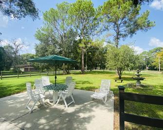 Lake Forest Retreat - DeLand - Patio