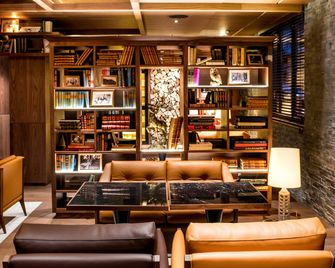 Hotel Schweizerhof Zermatt - Zermatt - Lounge