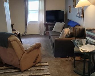 B's Cozy house - Ontario - Huiskamer