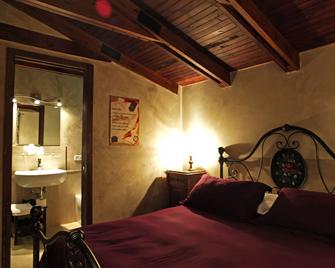 Nostra Signora Del Lago - Ronciglione - Habitación