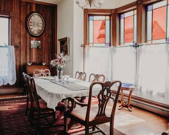 Ferndales’s Romantic Getaway - Ferndale - Comedor