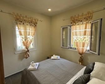 Antigone Apartments - Kassiopi - Schlafzimmer