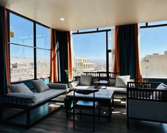 Vip Hotel - Ngawa - Living room