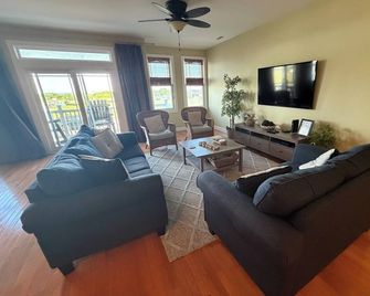 Ocean Front - Panoramic Ocean Views (From Inside And Out) - Wildwood Crest - Sala de estar