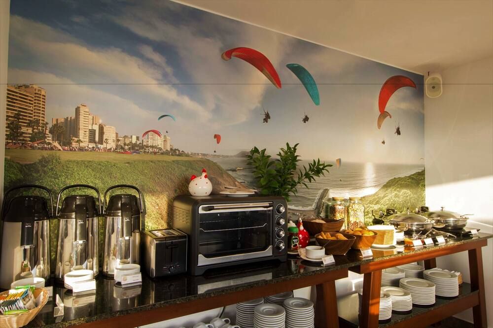 Buffet view of Tierra Viva Miraflores Mendiburu