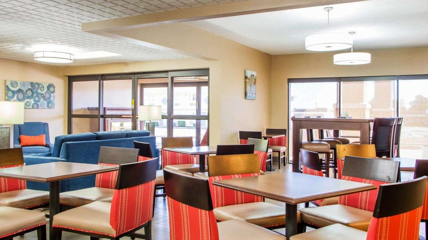 Comfort Inn Dayton - Huber Heights