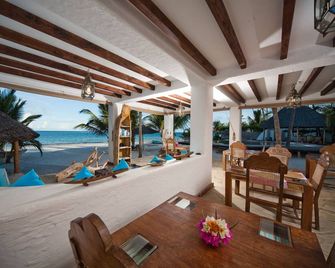 Waterlovers Beach Resort - Diani Beach - Buffé