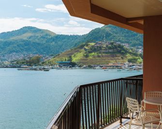 Hotel Nacional Inn Angra dos Reis - אנגרה דוס רייס - מרפסת