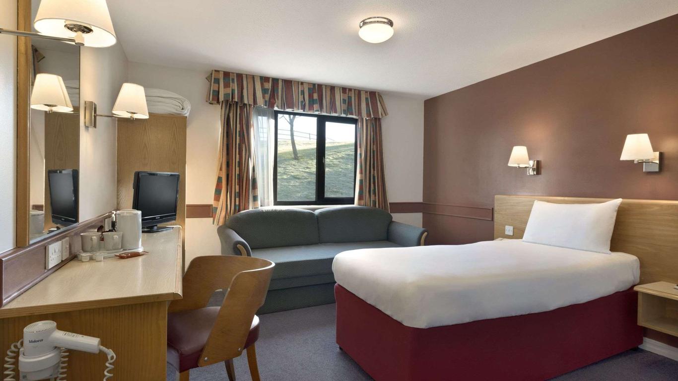 Days Inn by Wyndham Membury M4