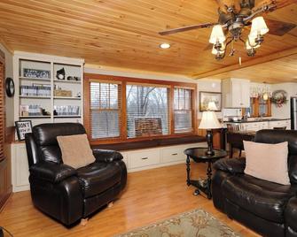 Karens Cozy Cottage - Gatlinburg - Sala de estar