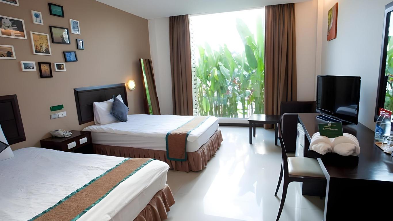 I Hotel