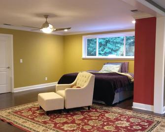 Come Escape! mountains, lakes, rivers, Apple Hill, wine, snow, ski, hike, relax! - Pollock Pines