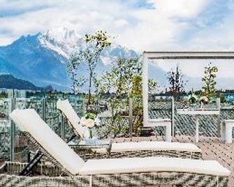 Qiansu Yunpan Snow Mountain Resort Hotel - Lijiang - Balcon
