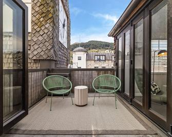 Clock tower Apartment - Queenstown - Balcony