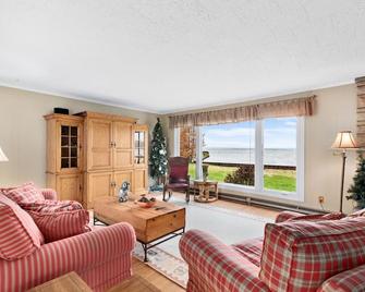 Amazing Waterfront And Sunset Views! - Indian River - Living room