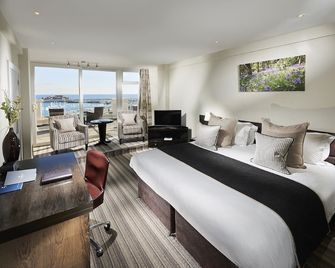 لا فريجايت هوتل - سان بيتر بورت - غرفة نوم