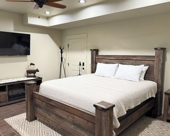 Brand New Villa 'The Coop' in the heart of Torrey - Torrey - Slaapkamer