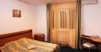 Hotel Korona - Mineralnye Vody - Bedroom