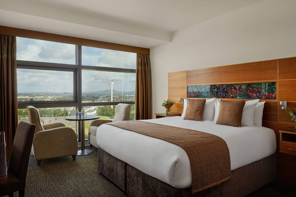 The Gateway Hotel - דנדולק