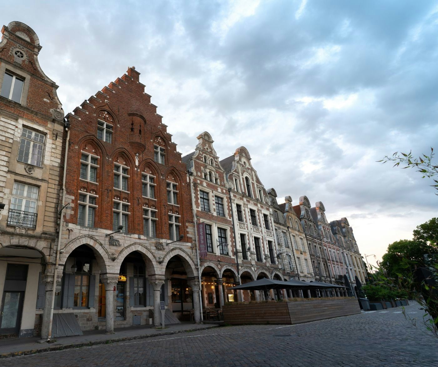Hôtel Les Trois Luppars - Arras - Building