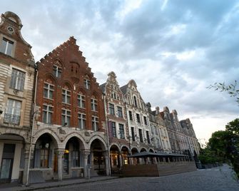 Hôtel Les Trois Luppars - Arras - Building